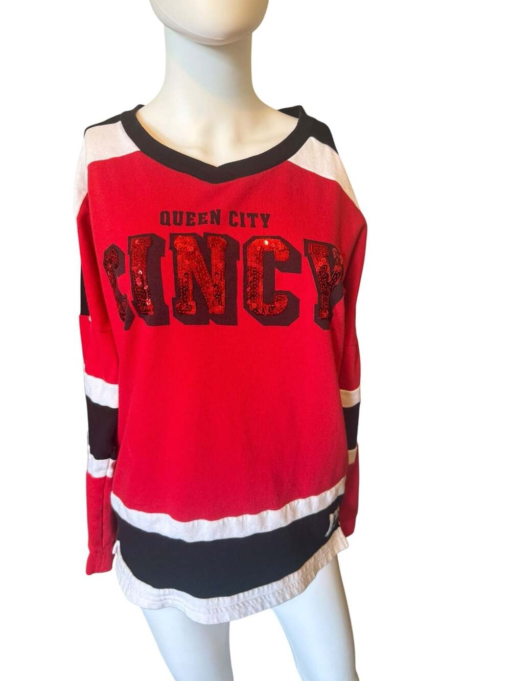 PINK Victoria's Secret 5th & Ocean Cincinnati Queen City Cincy Pullover Sweat - Picture 2 of 4